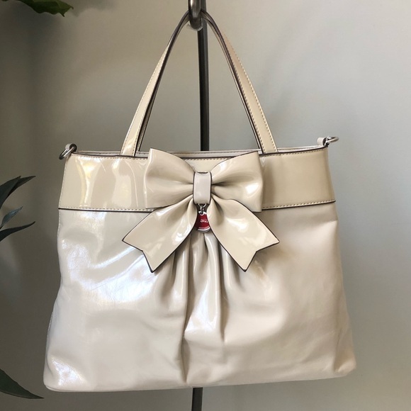 Vintage Mario Valentino Patent Leather Shoulder bag w/bow. Cream leather EUC - Picture 13 of 13